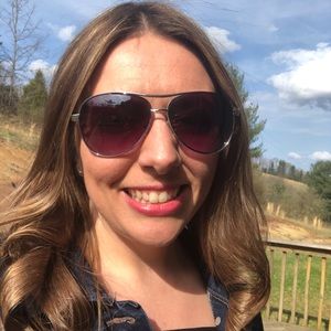 Meet your Posher, Ashley